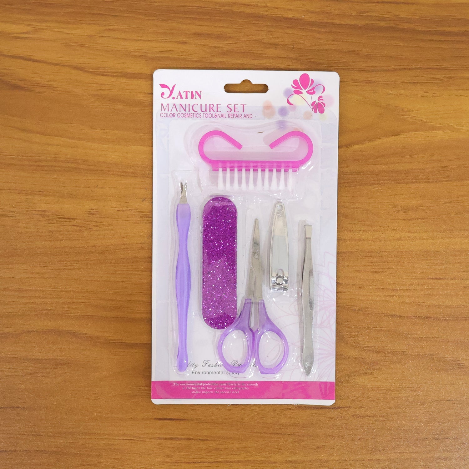 Daily use compact nail care kit for grooming