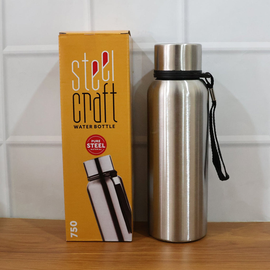 Thermal stainless steel water bottle keeping drinks temperature controlled