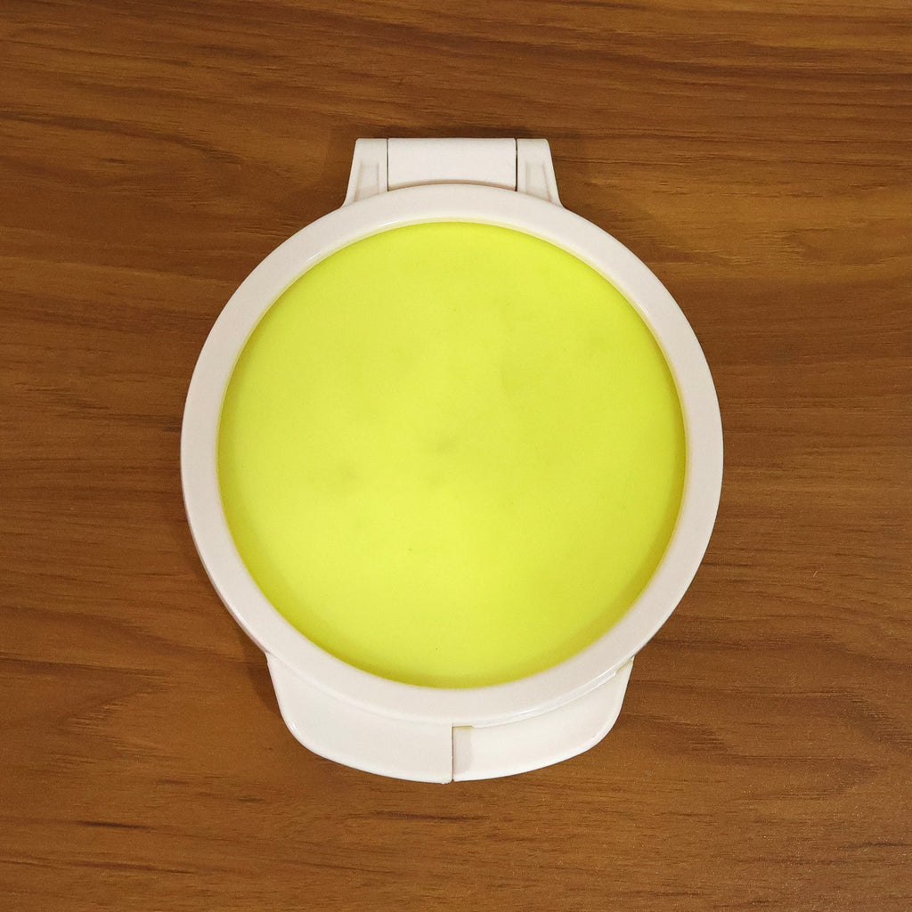 Round airtight plastic container for food preservation