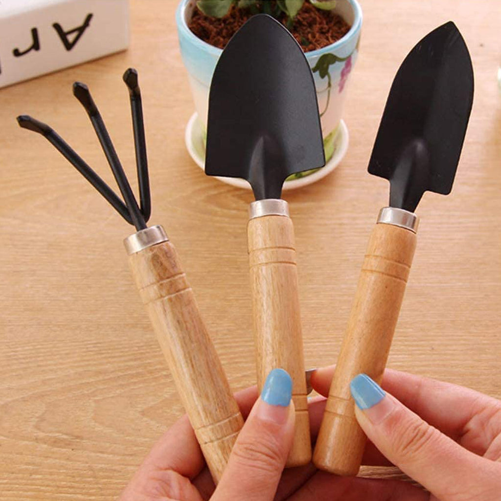 Garden tool with sturdy wooden handle for easy use