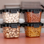 Clear 500ml plastic food container with a secure blue lid, showcasing its fresh-keeping ability.