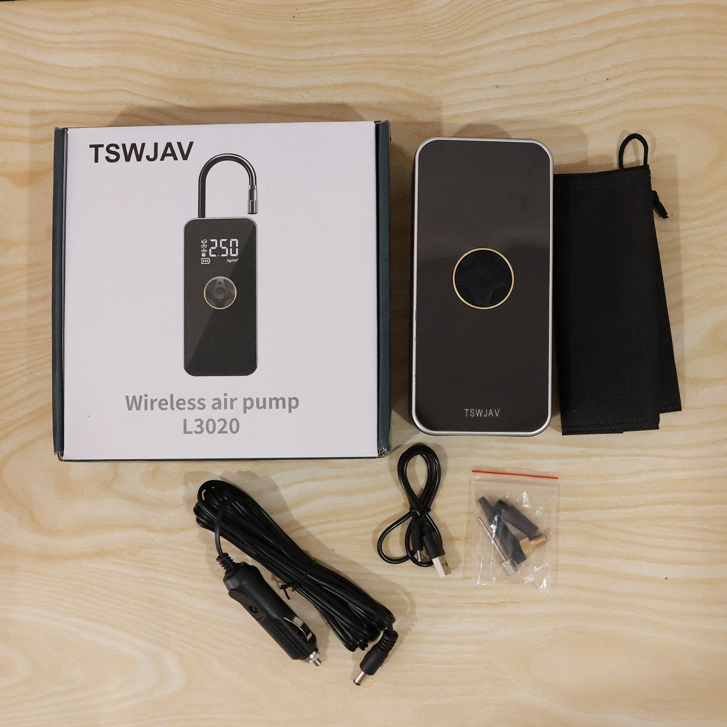 Packaging of portable rechargeable air pump for tyres and inflatables