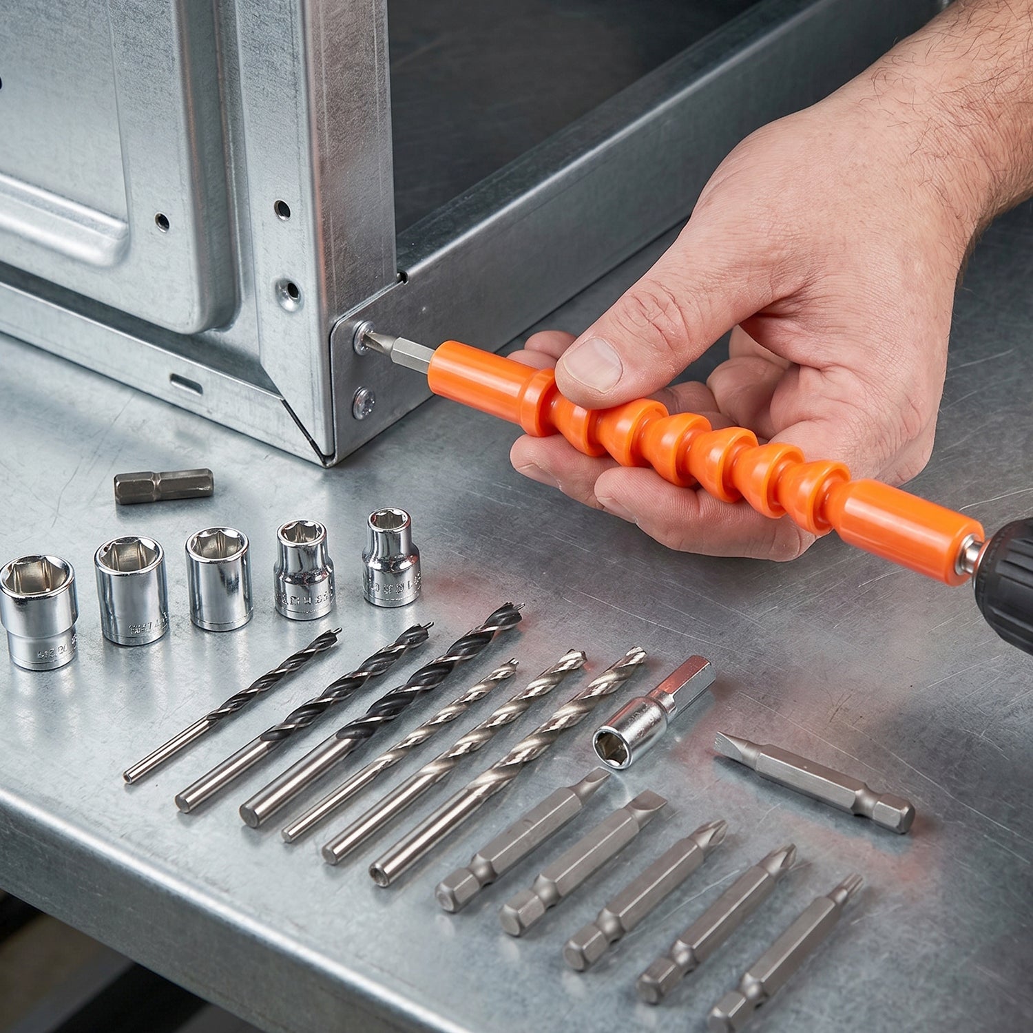 Flexible extension shaft for drill tool kit