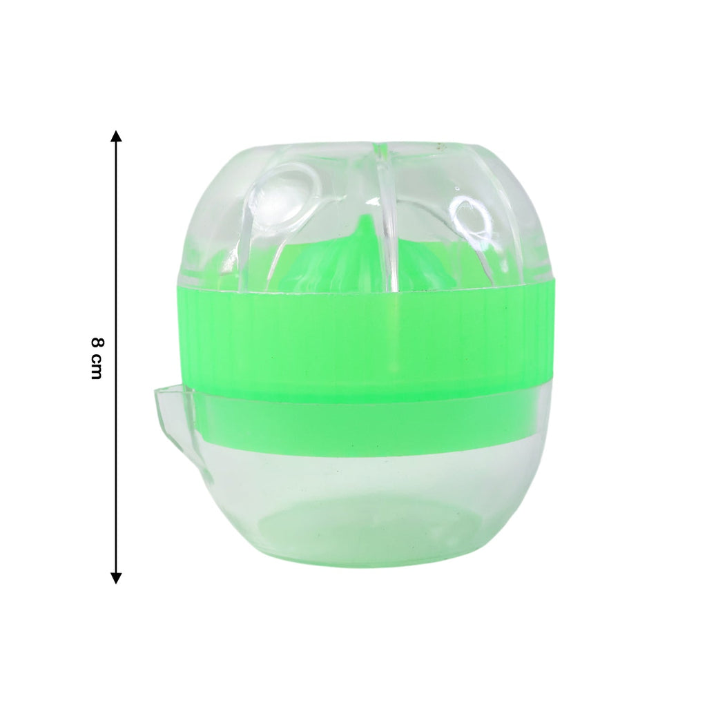 Transparent cover of manual citrus juicer preventing splashes