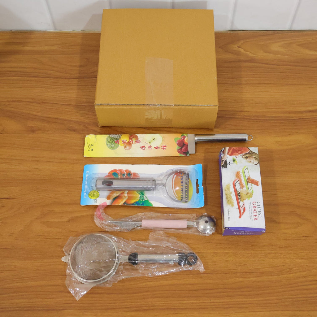 Packaging box of the 5-in-1 multipurpose kitchen tool set