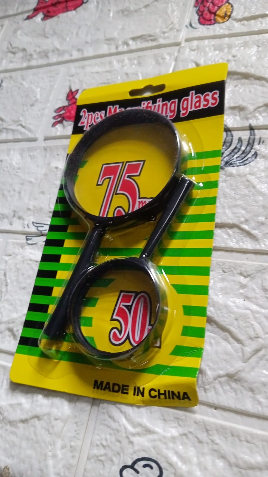 The complete Worko real glass magnifier set with 75mm and 50mm clear lenses.