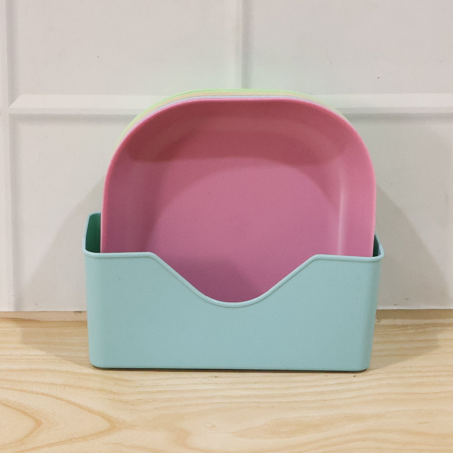 Nestable multi-compartment plastic snack plates
