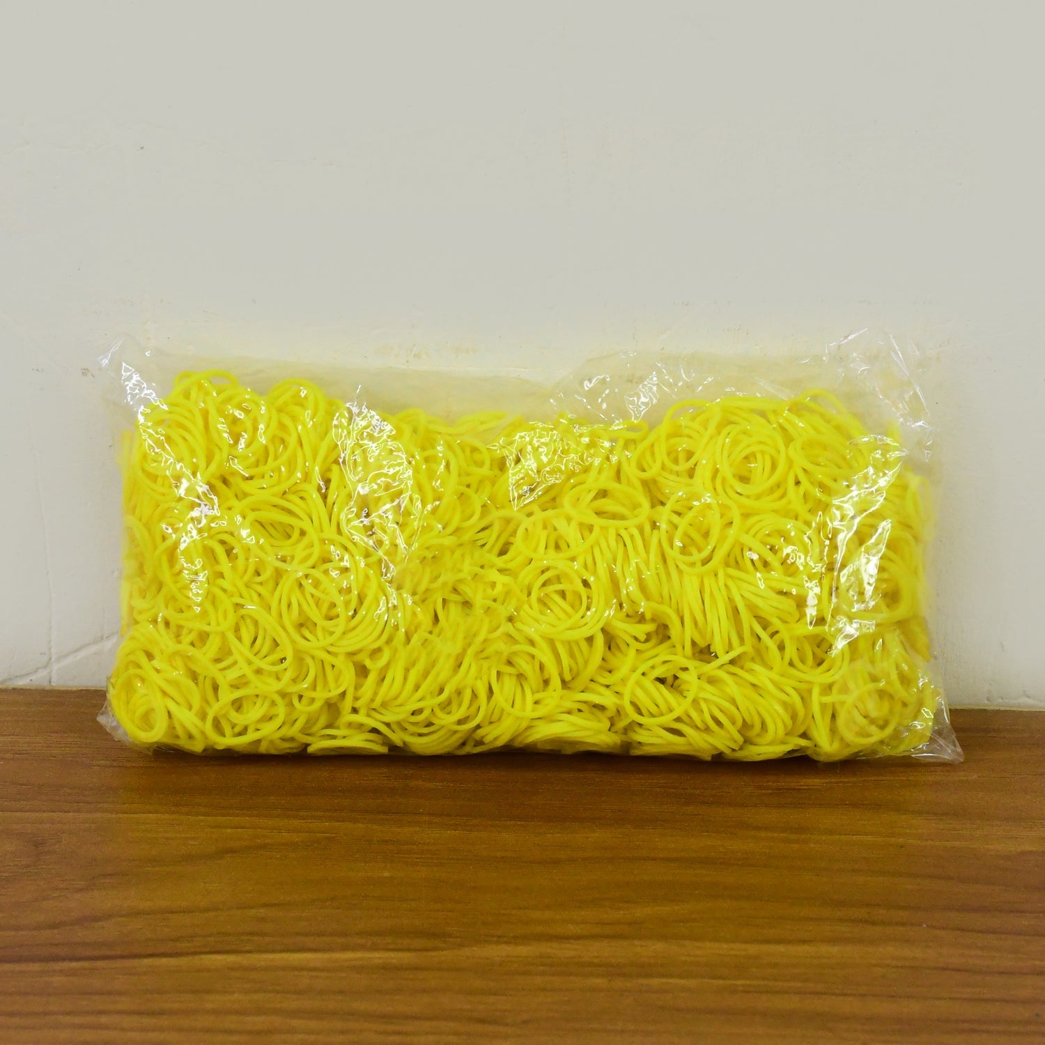 Multipurpose pack of elastic rubber bands for packaging and craft projects