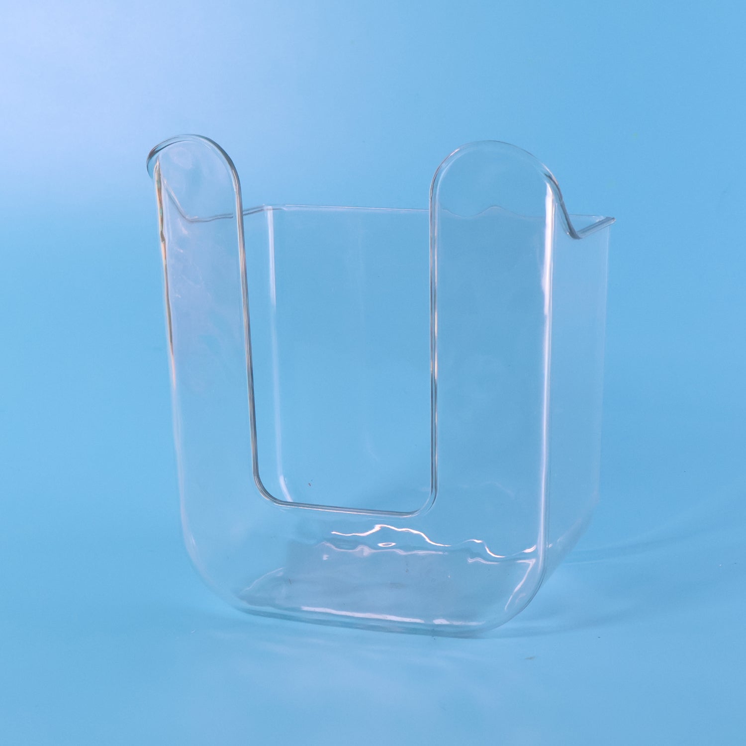 Neutral image showing the tissue dispenser holder design and structure