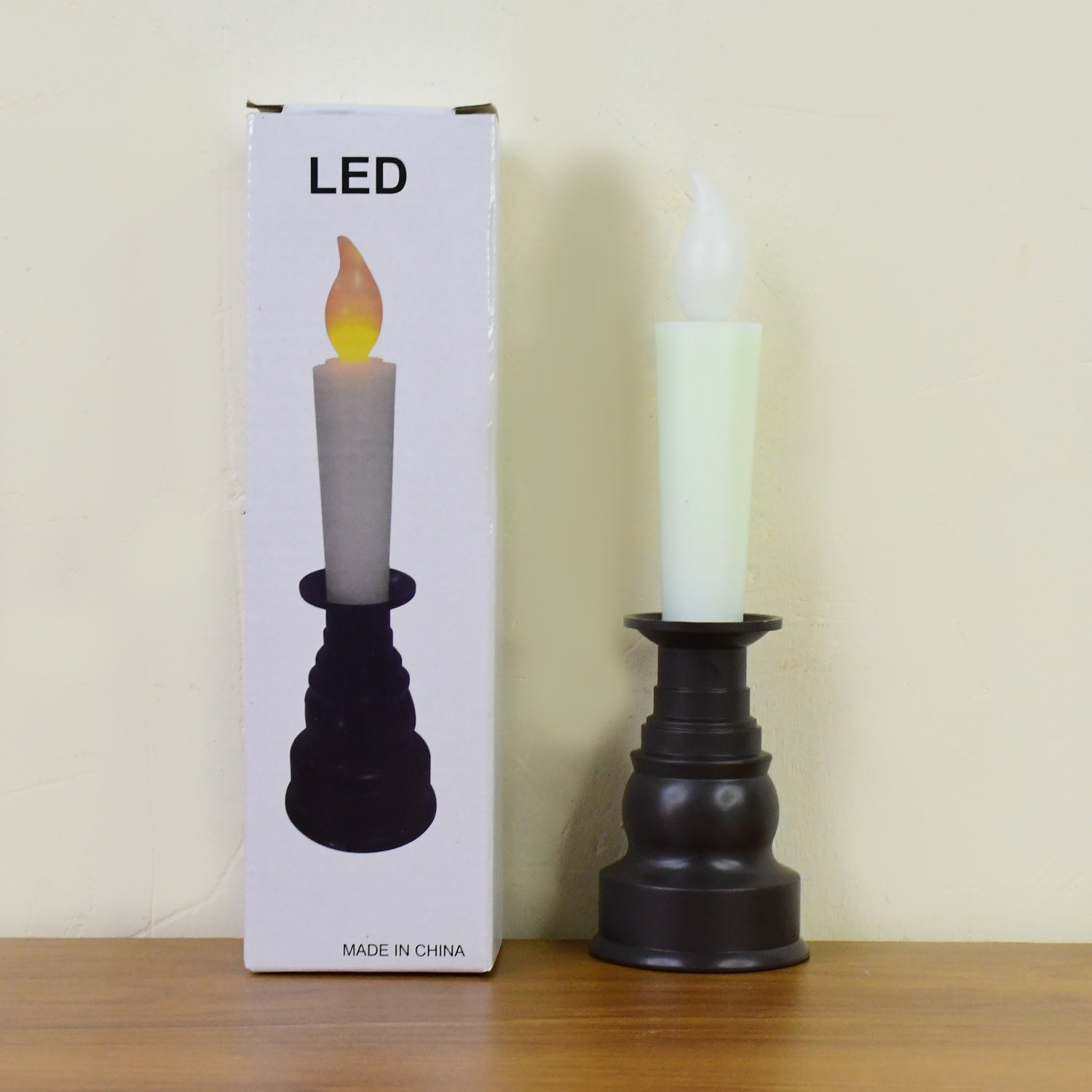 Safe reusable LED flameless candle light with sturdy decorative holder