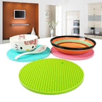 Detailed close-up of the silicone trivet hot pad's texture.