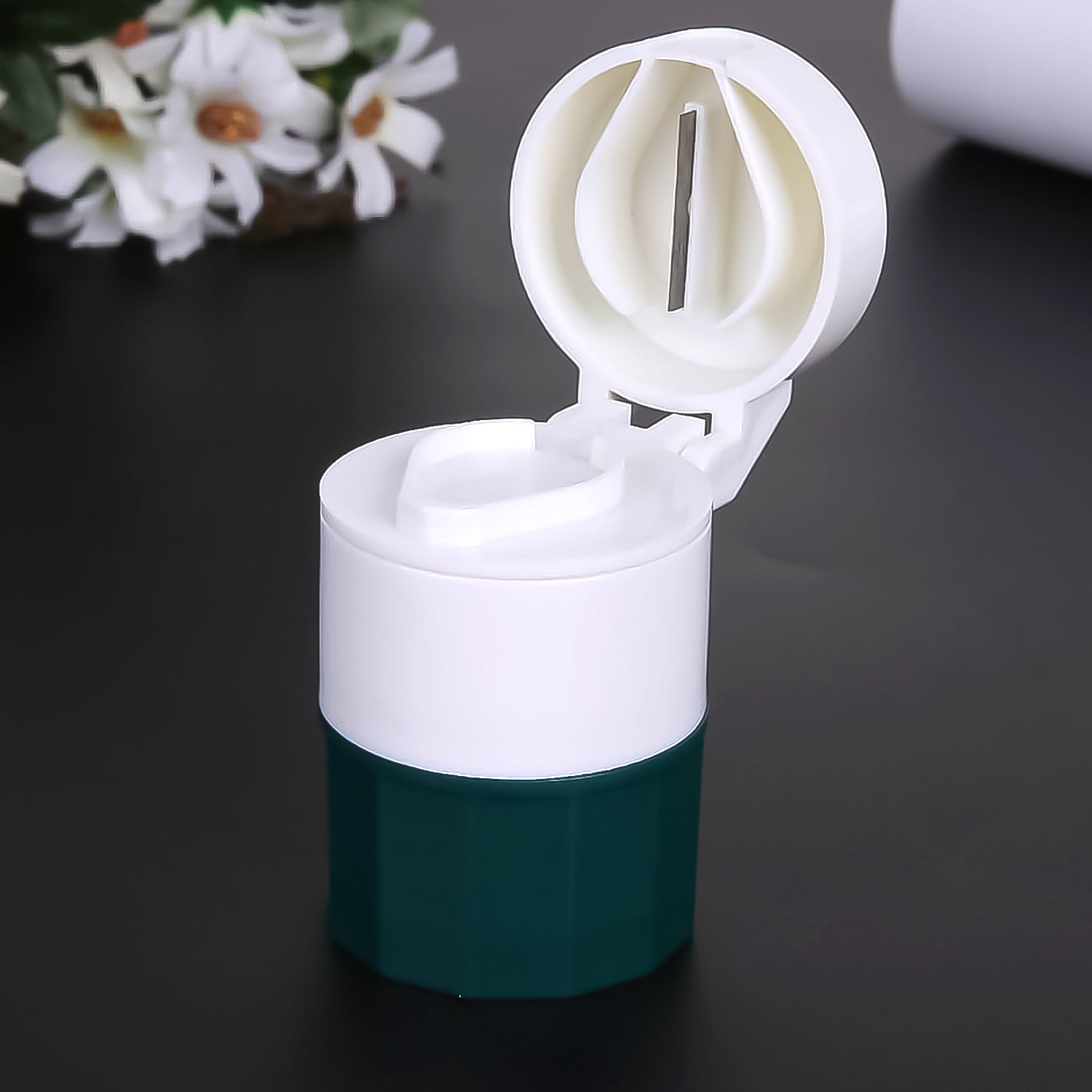 Compact 4-in-1 pill crusher and grinder device for home and travel use