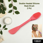 Close-up of the flat silicone end, designed for smooth and even face mask application.