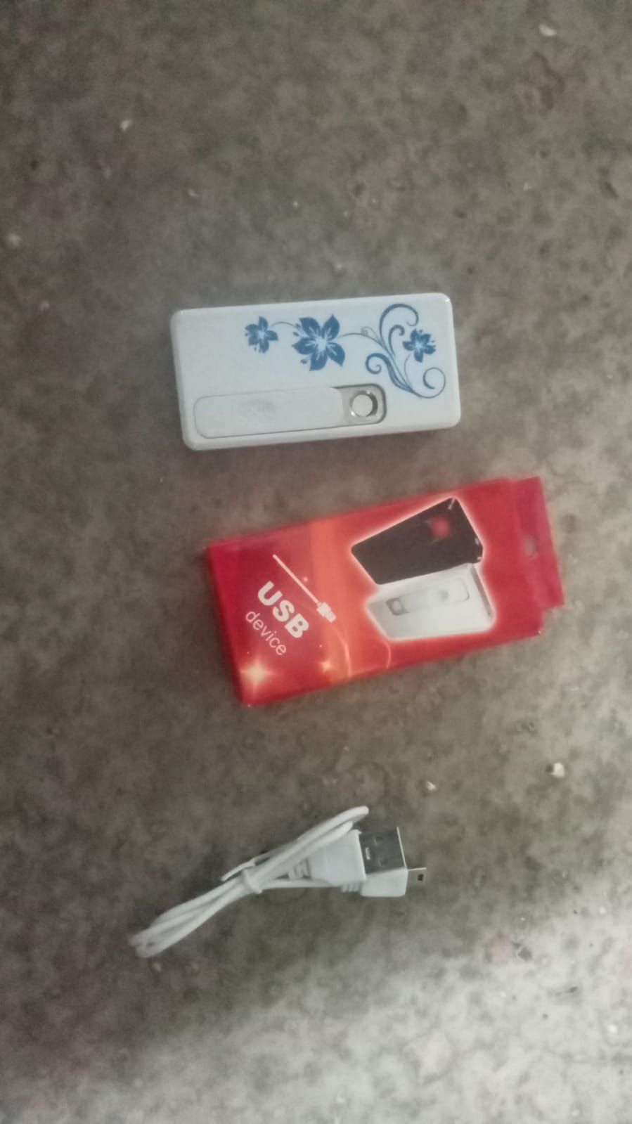 Unisex electric lighter in a minimalist design.
