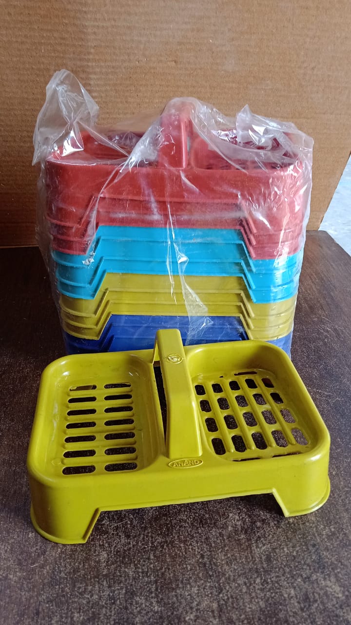 Image showing the dimensions of the plastic double soap dish stand.