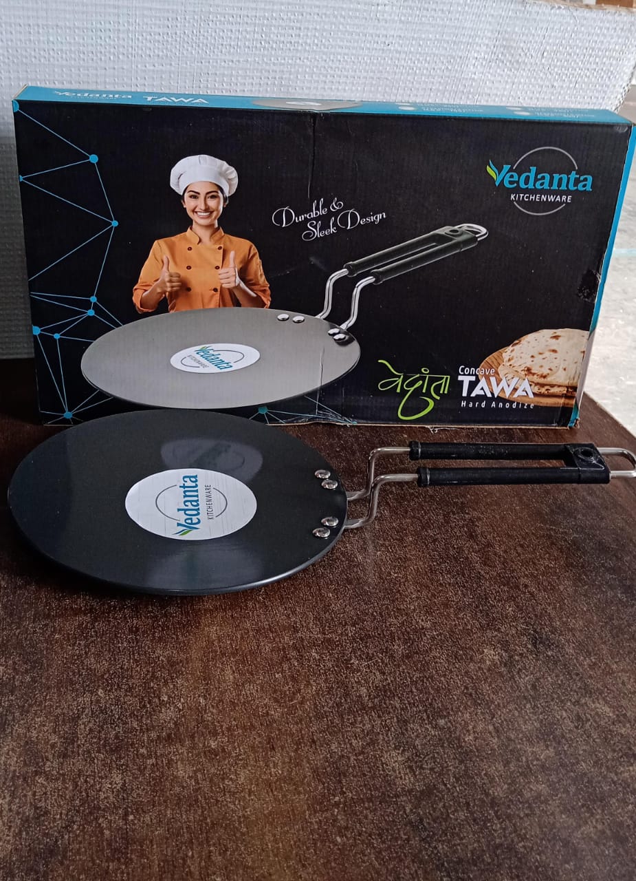 Non-stick flat roti tawa showcasing smooth non-stick surface