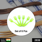 Close-up of the BPA-free plastic serving forks, ideal for salads and snacks.
