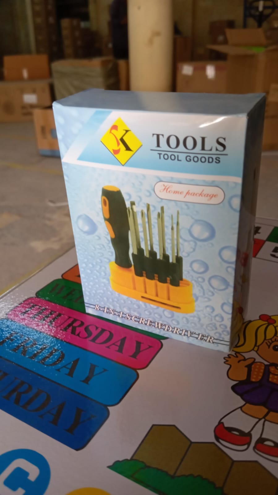 Diagram illustrating the 8-in-1 screwdriver set's versatile applications for electronics.