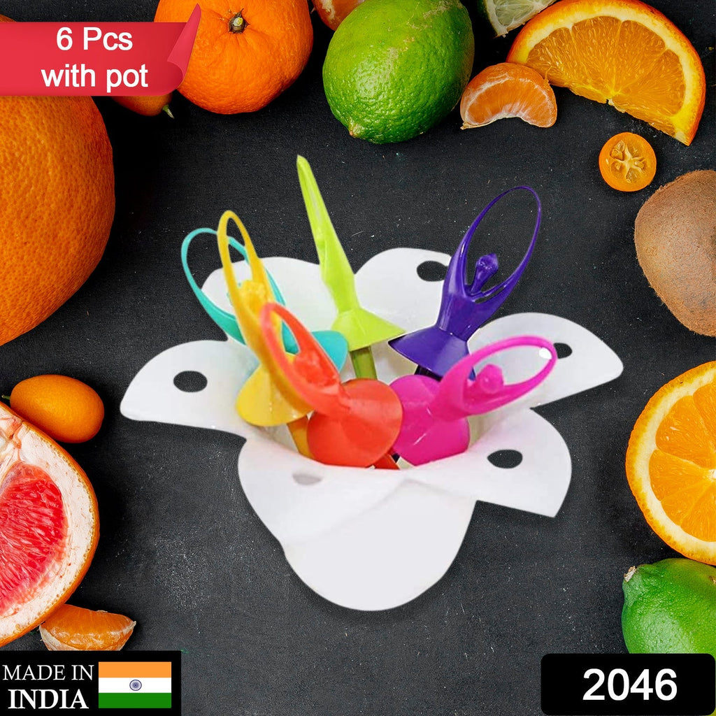 Close-up of the Dancing Doll fruit fork set, highlighting the playful design and vibrant colors.