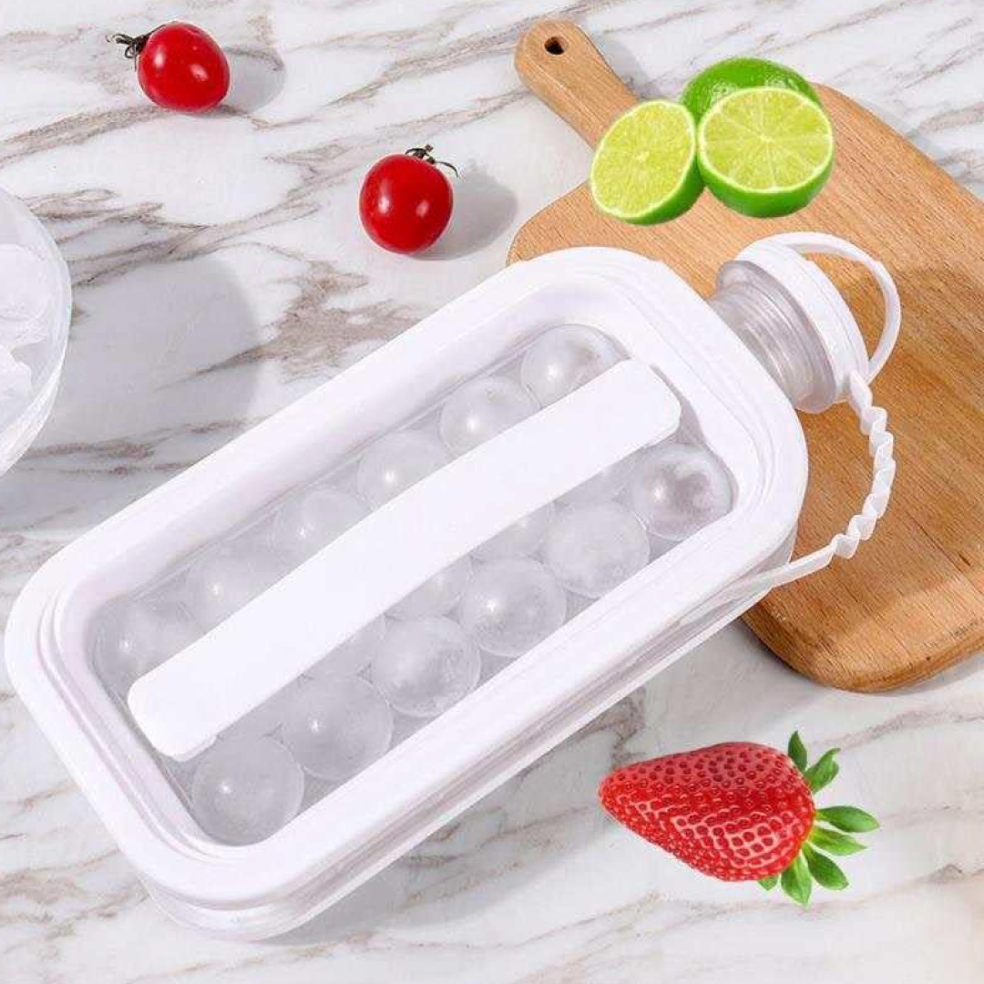 Close-up of the sealed lid on the Foldable Ice Tray, preventing freezer odors.