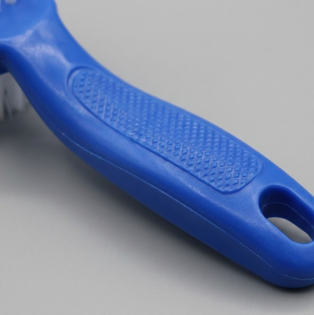 3-piece kitchen cleaning brush set displayed on a counter.