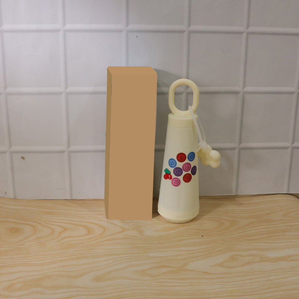 Standing upright 500ml glass water bottle with attractive design