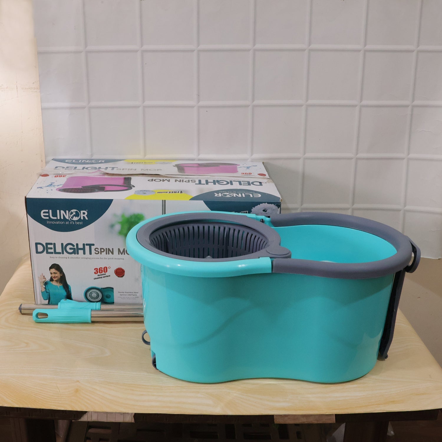 Packaging of plastic 360¡ spin mop set with bucket