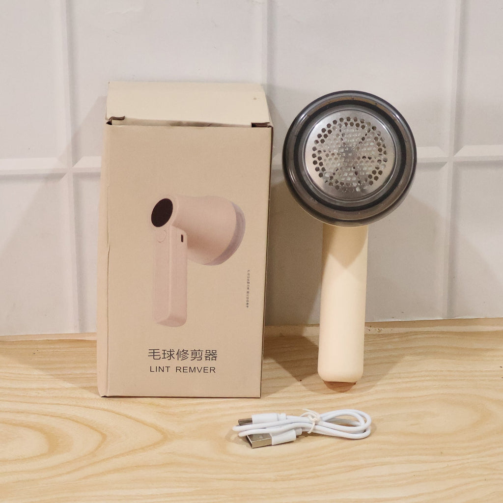 Packaging box for fabric shaver