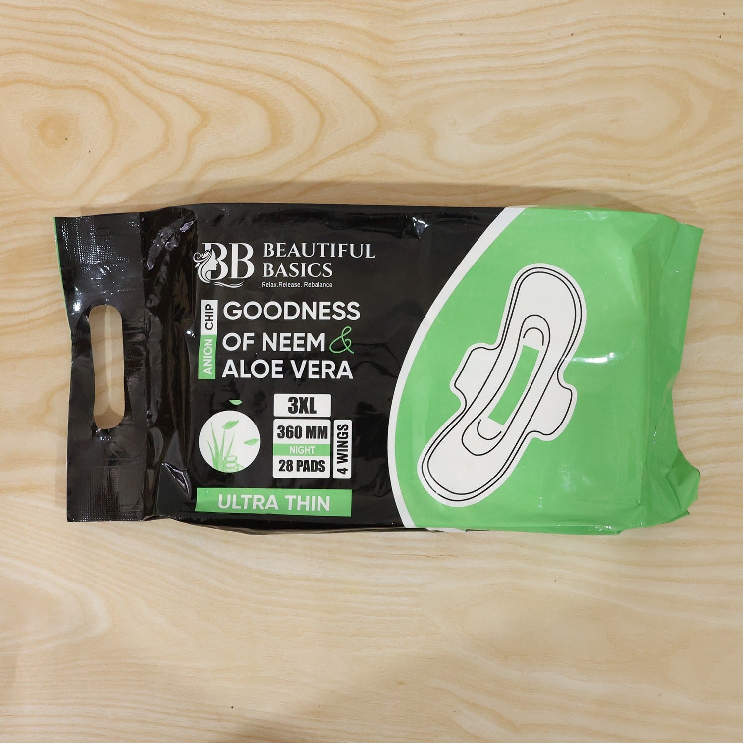 Sanitary pads pack showcasing length and product details