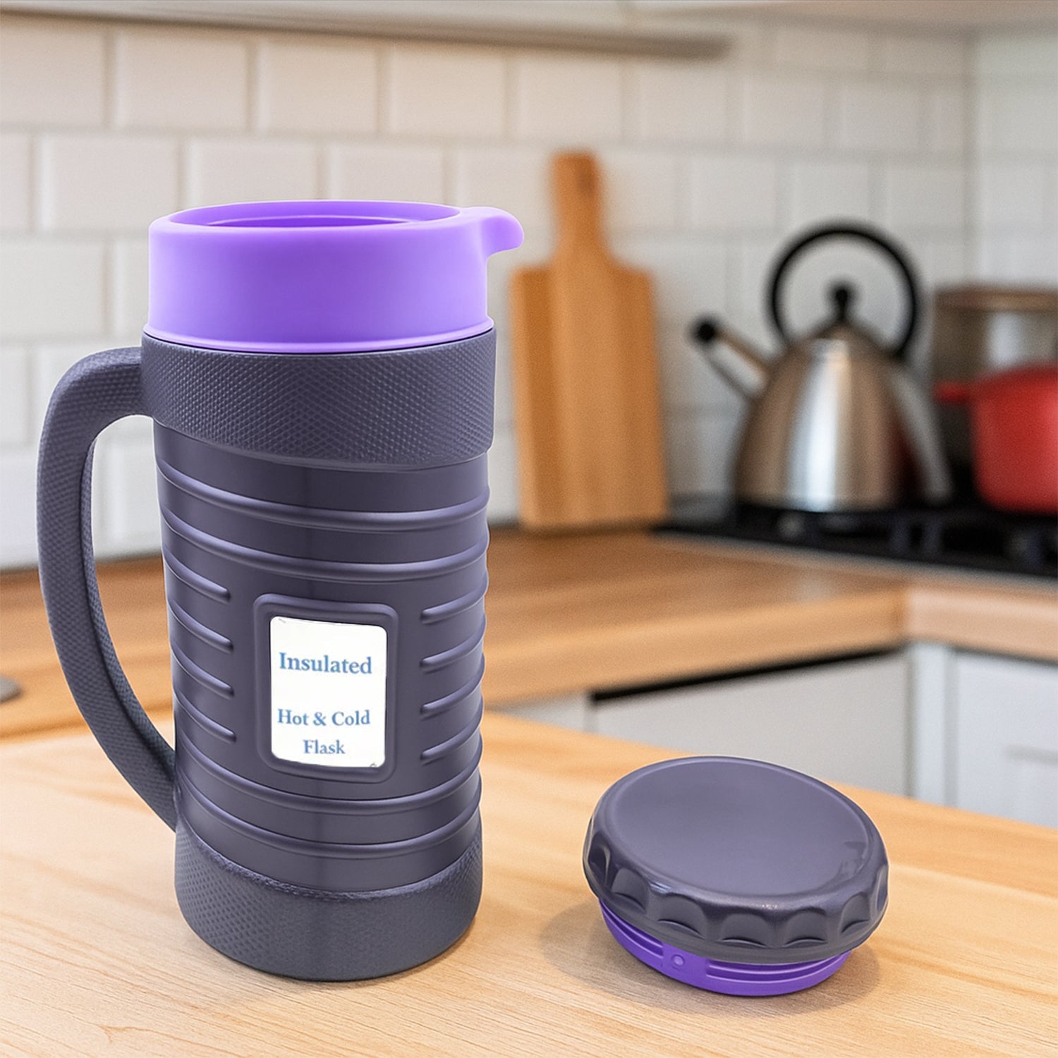 Stainless steel insulated flask (1700ML) for hot and cold beverages.