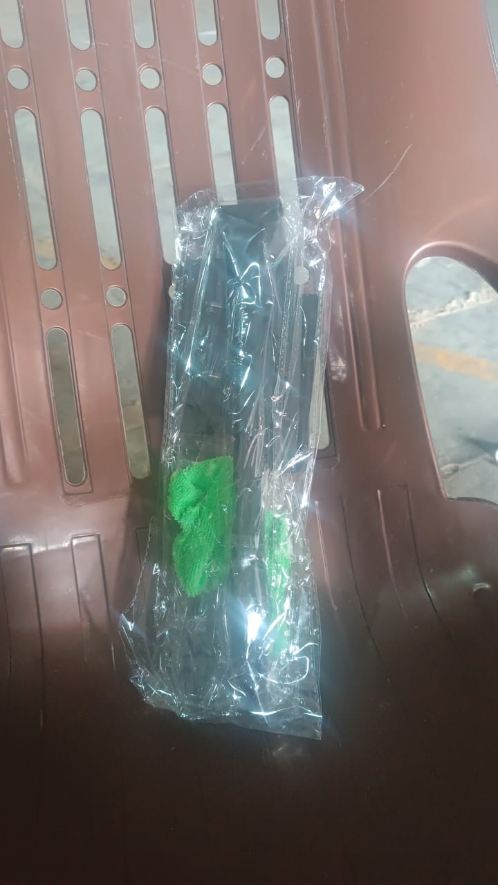 Glass cleaner wiper with ergonomic handle and removable microfiber cloth