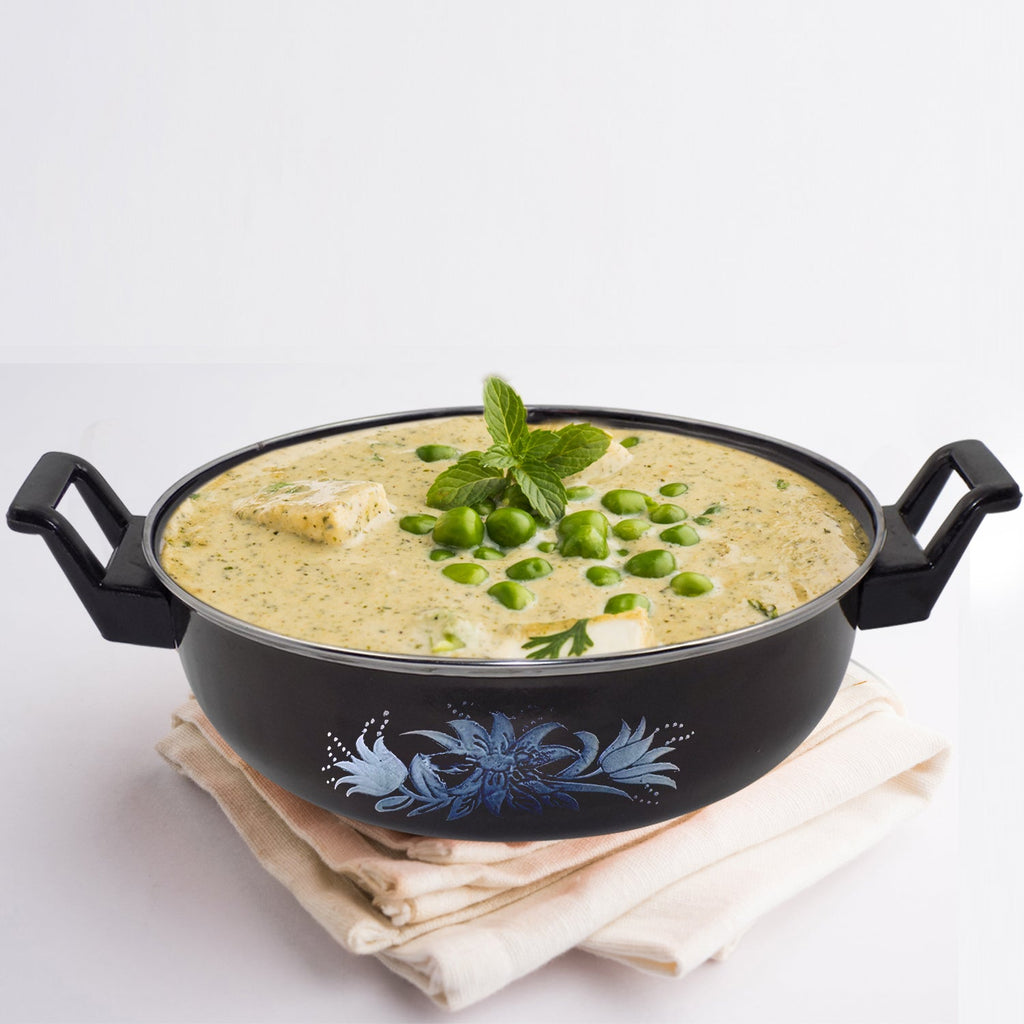Iron fry pot for sautéing and frying Indian dishes