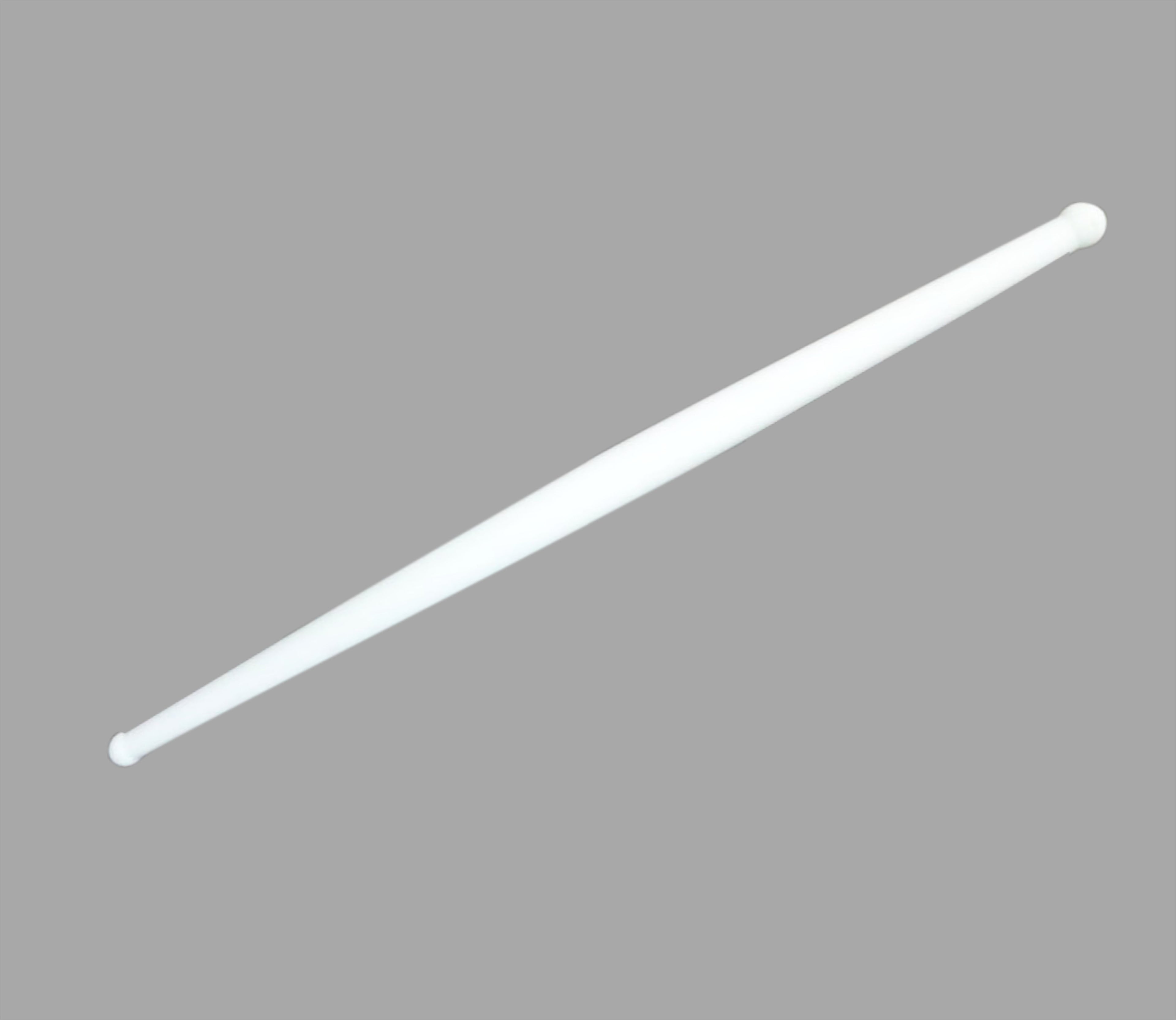 Lightweight and easy-to-handle white plastic rolling pin, ideal for various types of dough.
