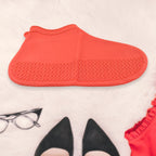 Anti-slip waterproof shoe cover suitable for rainy weather