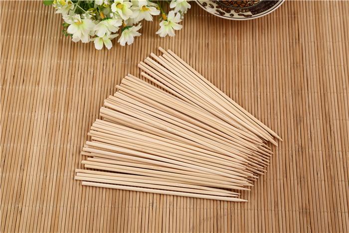 Smooth-finish bamboo skewers for a refined grilling experience with ChefAura.