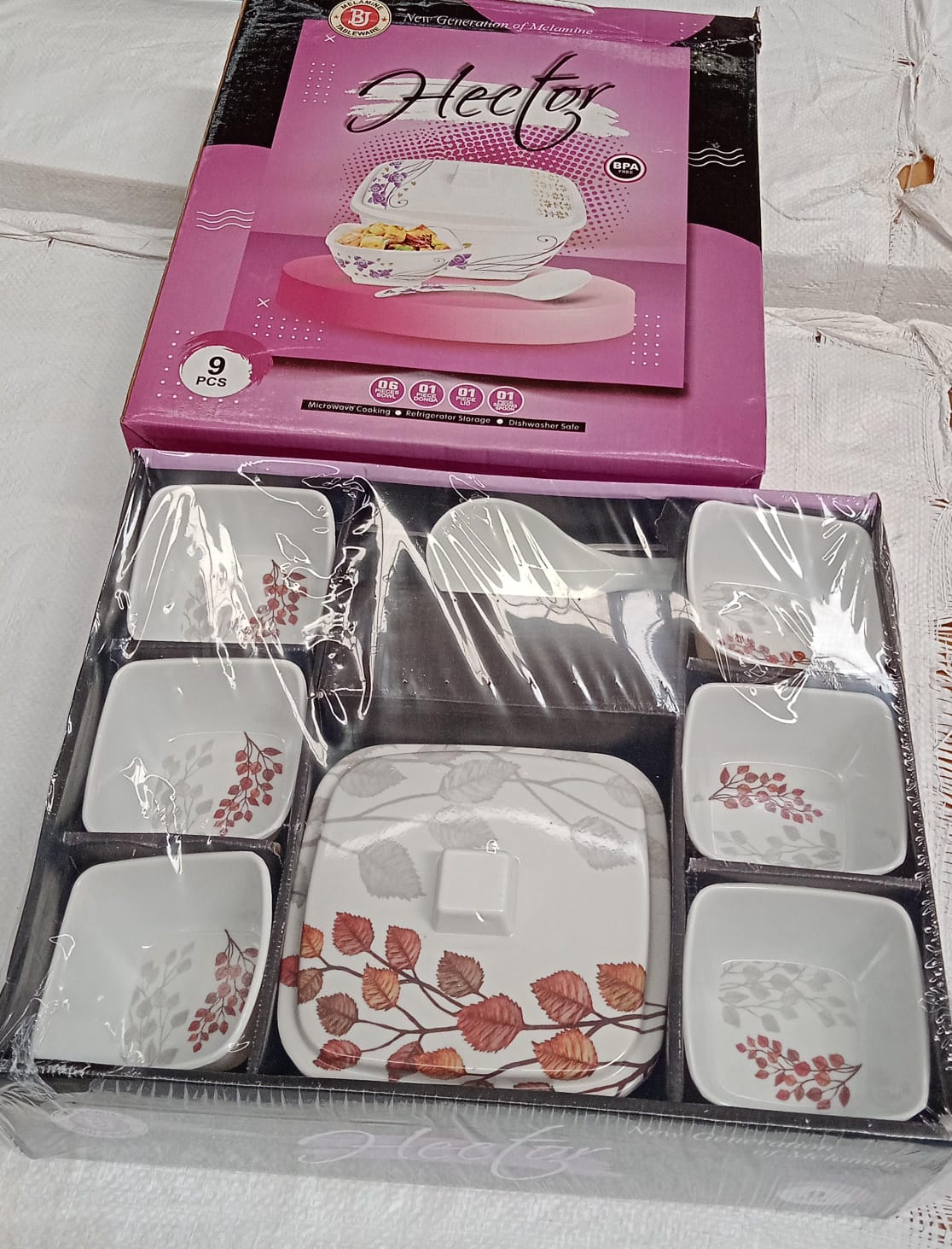 The Hector plastic dinner set, emphasizing its easy-to-clean and maintain features.