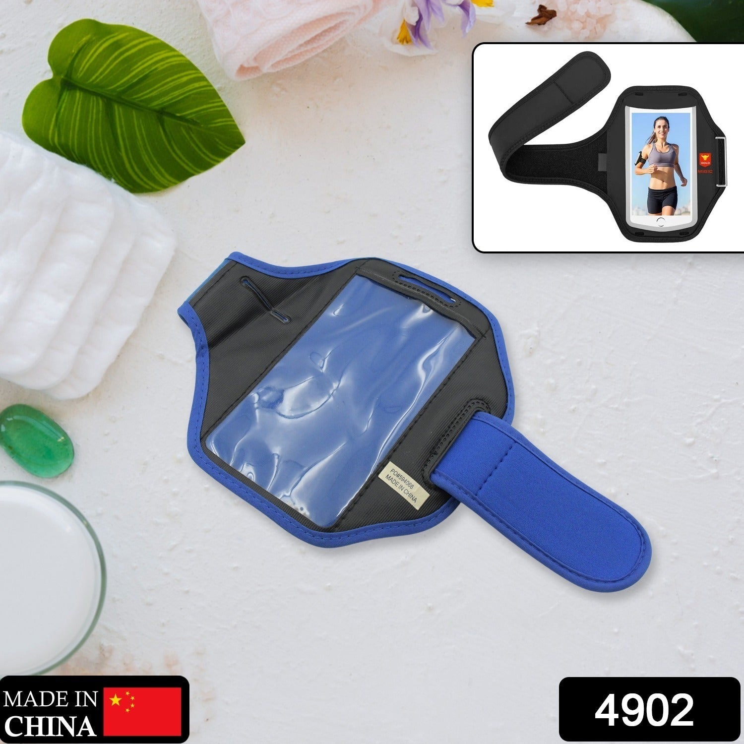 Running armband featuring a transparent screen cover, ideal for keeping a phone secure during workouts.