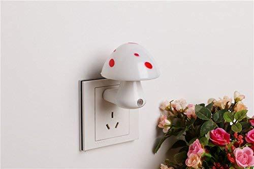 Compact automatic night sensor lamp, ideal for hallways and bedrooms.