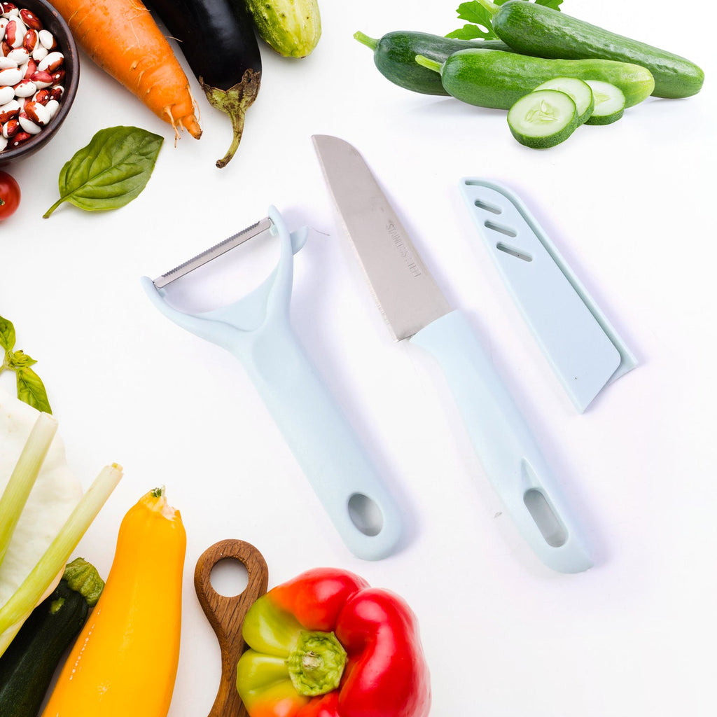 Compact kitchen chopping board for easy food preparation