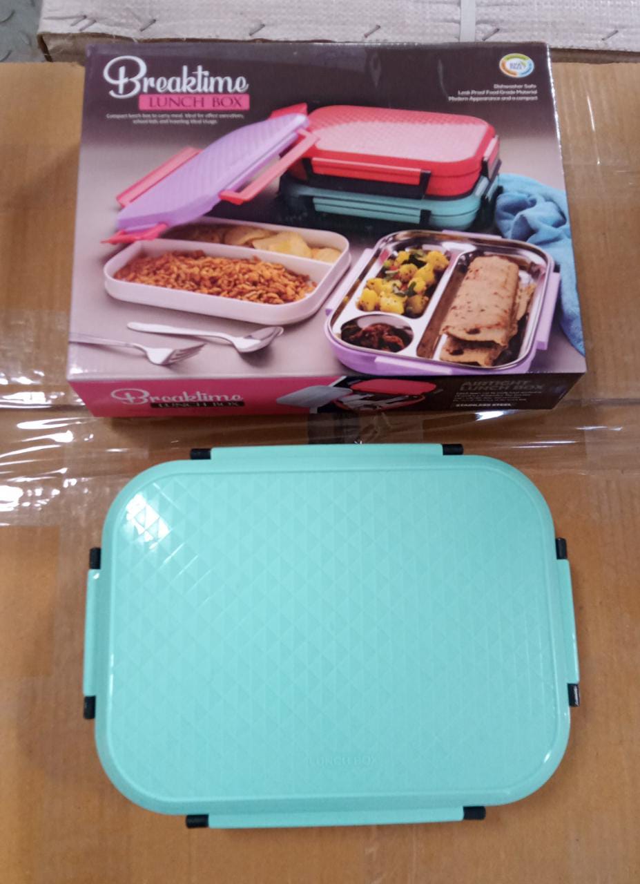 Ergonomic handle of the steel lunch box, making it easy to carry for school or work.