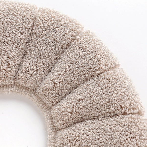 Step-by-step guide illustrating the simple and quick installation of the Toilet Seat Cover.