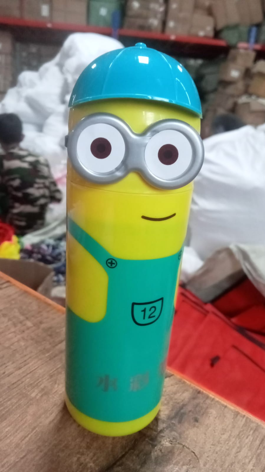 Complete Minions sketch pen set in its attractive case, ideal for return gifts.