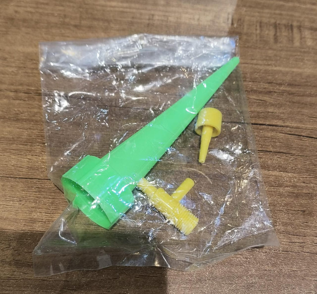 Packaging of the green Plant Watering Spike irrigation product