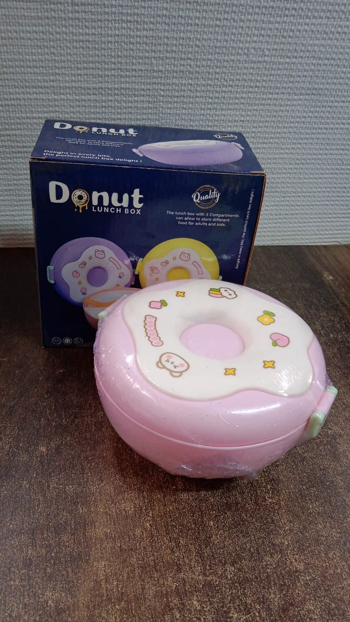 Close-up detail of the durable, BPA-free plastic material of the Donut Lunch Box.