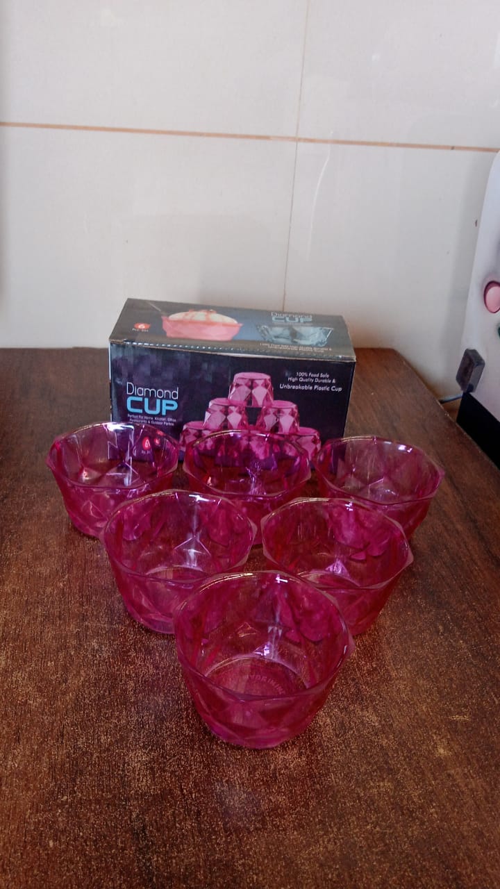 Packaging for the 6-piece diamond shape ice cream bowl set.