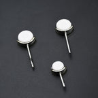 Efficient plane-shaped USB fan, designed for energy savings and quiet operation.