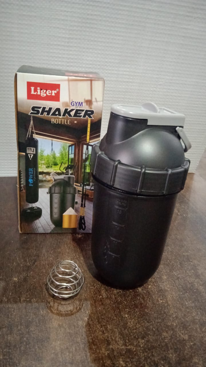 Side view of 800ML Gym Shaker Bottle with easy-to-clean wide mouth