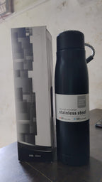 Side view of vacuum insulated 550ML stainless steel water bottle with powder coat