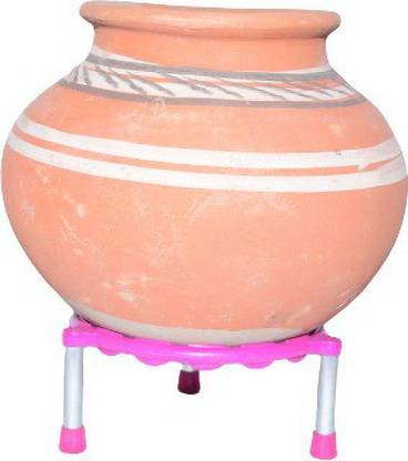 Close-up of the robust single ring matka stand, perfect for water pots.