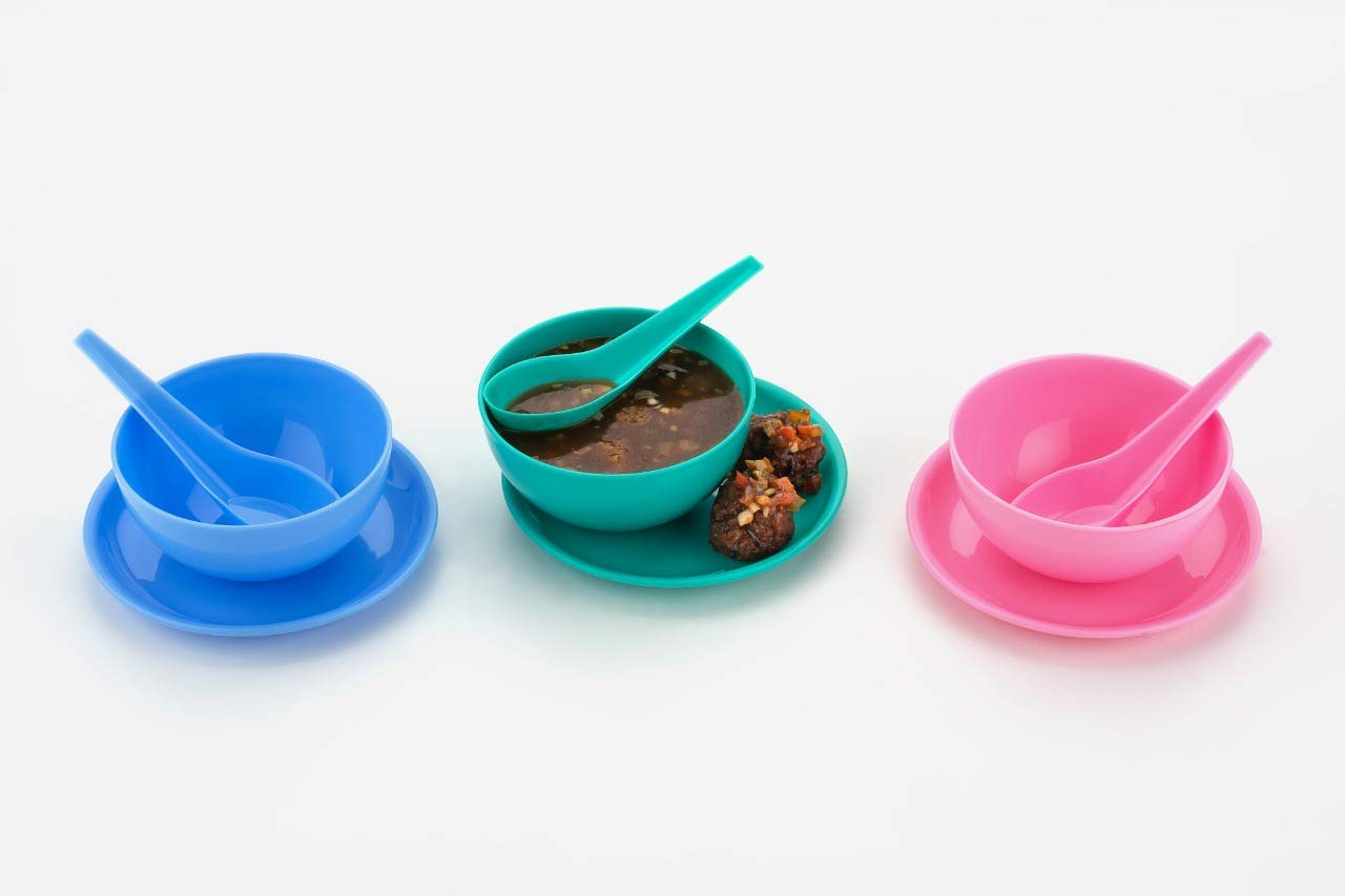 The elegant design of the snack bowl, perfect for serving small portions or soups.